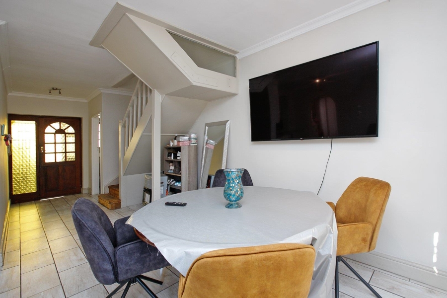 5 Bedroom Property for Sale in Claremont Western Cape